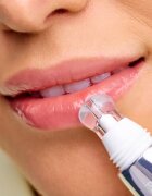 Notino Lip Food Plumping Lip Gloss luciu de buze de ingrijire cu efect de crestere 00 Clear 10 ml