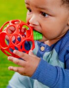 Oball Teether My Own™ jucărie pentru dentiție Apple 1 buc