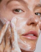 OLEHENRIKSEN Strength B5 Boost Hydrating Solid Foaming Gentle Cleanser lapte de curatare hidratant si hranitor 100 g