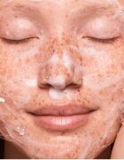 OLEHENRIKSEN Truth Peach Glaze Glow Niacinamide Cleanser gel spumant de curatare pentru luminozitate si hidratare 60 ml