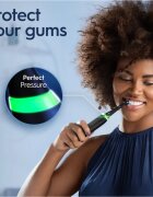 Oral-B iO White Clean periuta de dinti electrica cu etui pentru încărcător Matte Black 1 buc