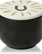 Paddywax Charmed Tabac & Pine lumânare parfumată cu capac 226 g