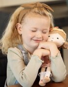 Petite&Mars Cuddly Toy Sophie păpușă 35 cm