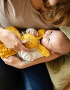 Petite&Mars Hugo Bamboo Comforter jucărie de adormit Intense Ochre 1 buc