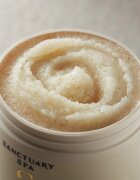 Sanctuary Spa Golden Sandalwood sare pentru exfoliere pentru corp 300 g