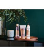 Sanctuary Spa Lily & Rose Collection gel exfoliant cu efect de netezire 200 ml