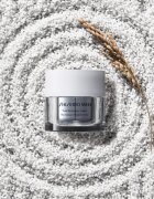 Shiseido Men Total Revitalizer Cream crema de zi pentru bărbați 50 ml