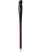 Shiseido Naname Fude Multi Eye Brush pensula pentru aplicarea fardului de pleoape 1 buc