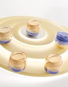 Shiseido Vital Perfection Uplifting and Firming Advanced Cream Soft Crema iluminatoare pentru fermitate ziua și noaptea 50 ml