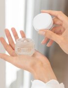 Sisley Baume Efficace balsam hidratant cu efect calmant pentru conturul ochilor si buzelor 30 ml