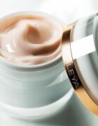 Sisley Sisleÿa L'Integral Anti-Age Fresh Gel Cream crema de lux anti-rid pentru piele mixta spre grasa 50 ml