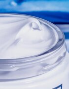 Sisley Velvet Nourishing Cream with Saffron Flowers cremă hidratantă pentru piele uscata spre sensibila 50 ml