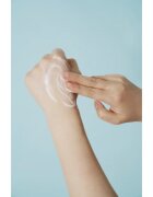 SKIN1004 Madagascar Centella Hyalu-Cica Gentle Cleansing Milk Lapte demachiant hranitor pentru nutriția tenului și menținerea hidratării naturale a ac