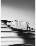SKIN1004 Madagascar Centella Tone Brightening Capsule Ampoule ser hidratant pentru strălucirea și netezirea pielii 50 ml