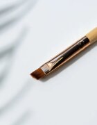 So Eco Angled Eyeliner Brush pensula pentru aplicarea tusului de ochi 1 buc