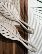 So Eco Biodegradable Detangling Leaf Brush perie compostabilă pe părul umed 1 buc