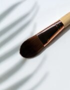 So Eco Foundation & Concealer Duo pensulă pentru make-up și corector fata-verso 1 buc