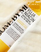 Some By Mi Yuja Niacin Brightening All in One Cleanser spuma de curatare ce ofera stralucire pentru piele sensibilă 100 ml