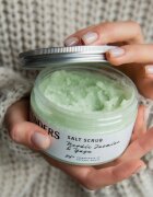 STENDERS Nordic Jasmine & Yuzu exfoliant de corp cu iasomie 330 g