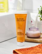Super Facialist Vitamin C+ Brighten exfoliant iluminator pentru fata gat si piept 125 ml