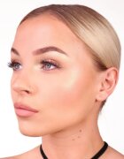 theBalm Let's Bolt corector iluminator pudra cu efect de stralucire si fard de ochi 8 g