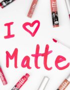 theBalm Meet Matt(e) Hughes Long Lasting Liquid Lipstick Ruj de buze lichid de lunga durata culoare Dedicated 7.4 ml
