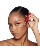 TIRTIR Glide & Hide Blurring Concealer corector cremos pentru strălucirea și netezirea pielii culoare 8.3 O 8 g