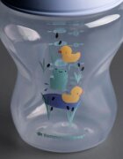 Tommee Tippee Natural Start Anti-Colic biberon pentru sugari Slow Flow 0m+ Frog 2x260 ml