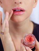 Venira Lip Scrub peeling Sour cherry 15 ml