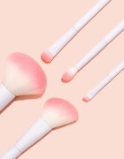 Wet n Wild Essential Small Concealer Brush pensula pentru corector mic 1 buc