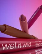 Wet n Wild Perfect Pout Creion de buze de lunga durata culoare Plum Together 0.25 g