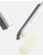 WONDERSKIN Wonder Blading 3-in-1 Lip Scrub Exfoliant pentru buze stick 3 g