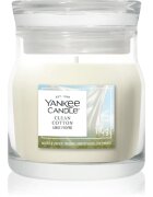 Yankee Candle Clean Cotton lumânare parfumată Signature 110 g