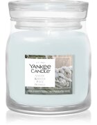Yankee Candle Snow Kissed Pine lumânare parfumată Signature 110 g