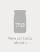 Yankee Candle Vanilla Crème Brûlée lumânare parfumată Signature 110 g