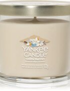 Yankee Candle Vanilla Flurries lumânare parfumată Signature 122 g