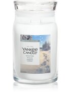 Yankee Candle Winter Walk lumânare parfumată 567 g