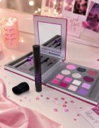 ZMILE COSMETICS Make-up Set By Adelka set cosmetice decorative