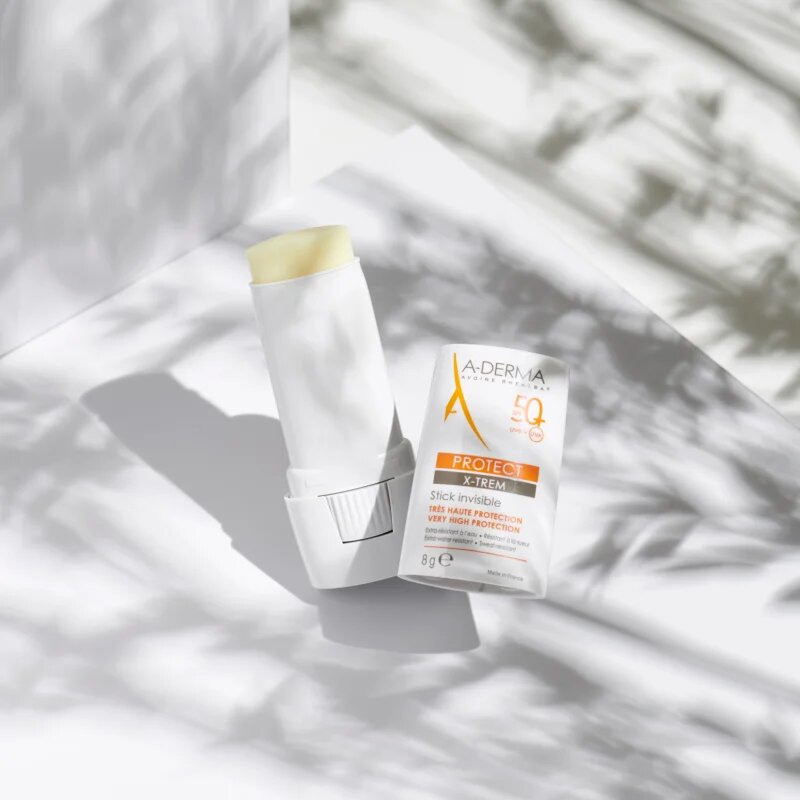 A-Derma Protect X-Trem Invisible Stick stick protector pentru zonele sensibile SPF 50+ 8 g