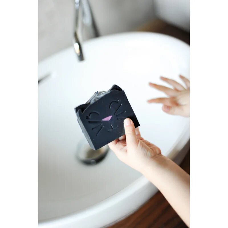 Almara Soap My Happy Cat sãpun lucrat manual cu arome de piersici pentru copii 100 g