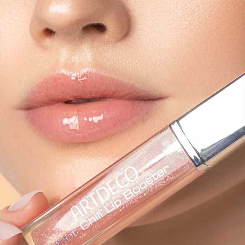 Artdeco Hot Chili Lip Booster luciu de buze stralucitor pentru volum culoare Glossy Chili 6 ml