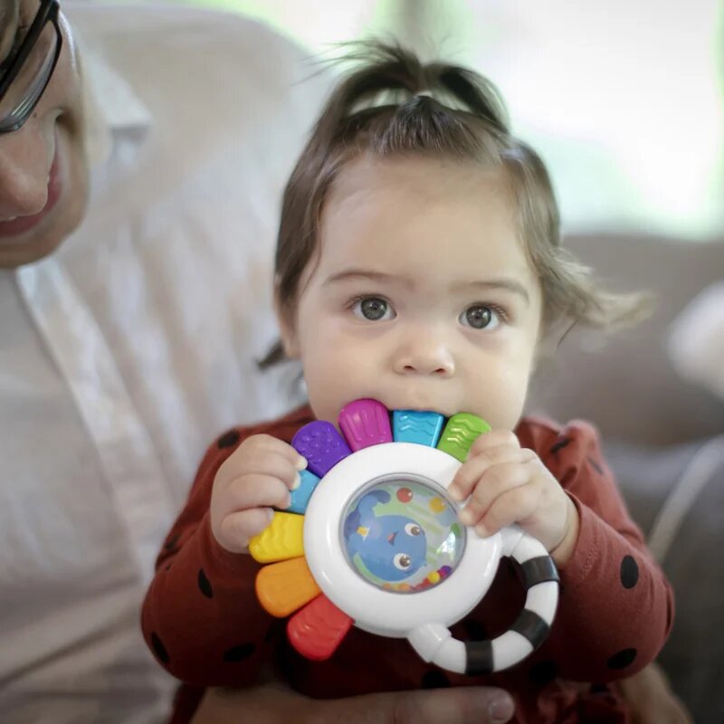 Baby Einstein Outstanding Opus Rattle & Teether Sensory Toy jucărie pentru dentiție cu zornăitoare 1 buc