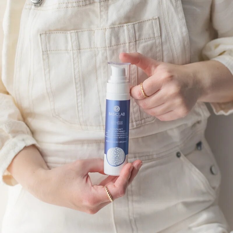 BasicLab Cosmetology Esteticus emulsie-gel cu efect de hidratare 50 ml