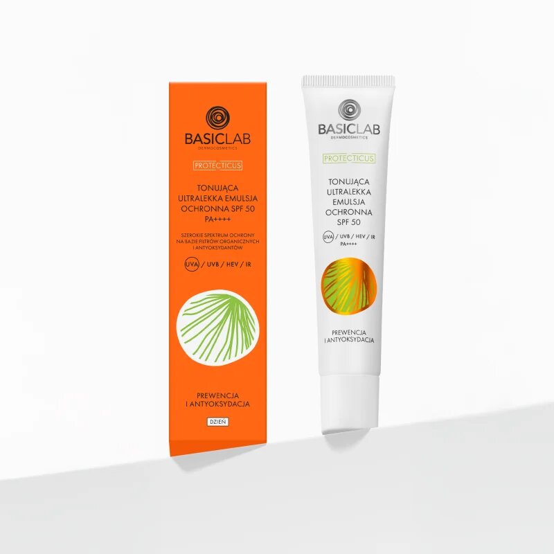 BasicLab Dermocosmetics Protecticus Fluid nuantator pentru ten gras și mixt SPF 50+ 40 ml