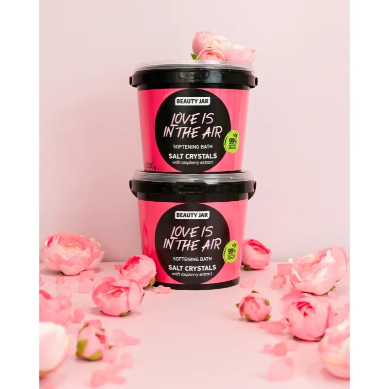 Beauty Jar Love Is In The Air saruri de baie pentru piele neteda si delicata 1200 g