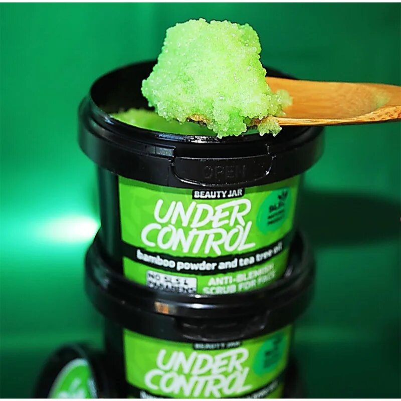 Beauty Jar Under Control exfoliant de curățare pentru pielea problematica 120 g