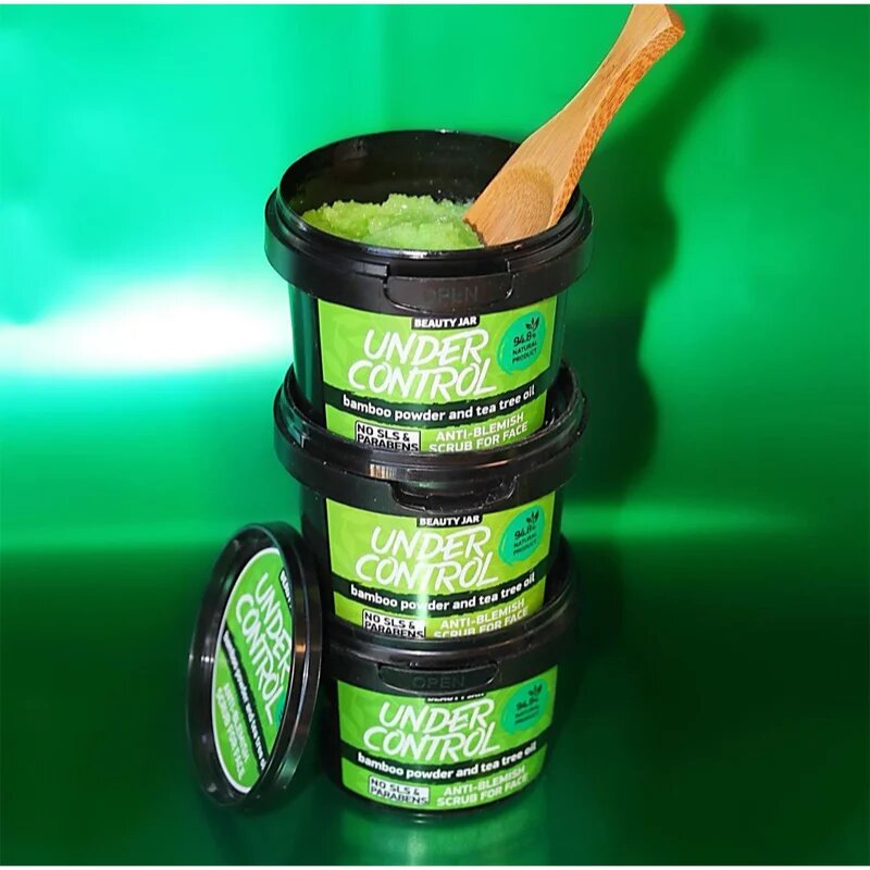 Beauty Jar Under Control exfoliant de curățare pentru pielea problematica 120 g