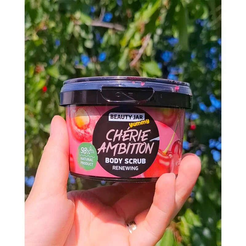 Beauty Jar Yummy Chérie Ambition exfoliant delicat pentru corp 360 g