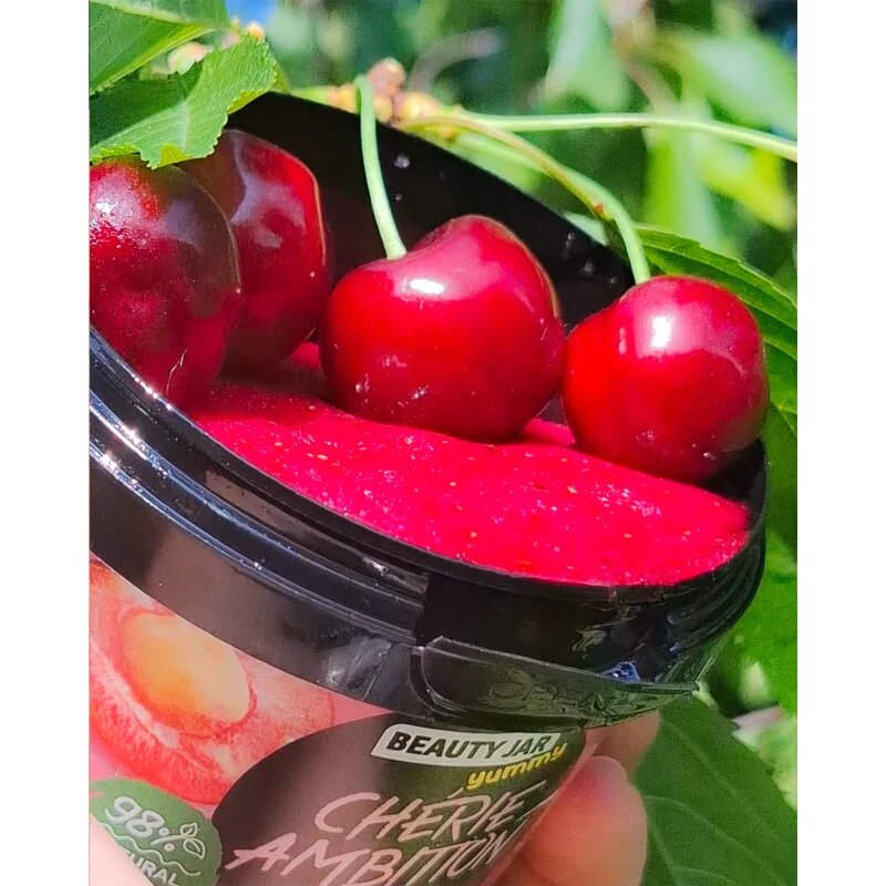 Beauty Jar Yummy Chérie Ambition exfoliant delicat pentru corp 360 g