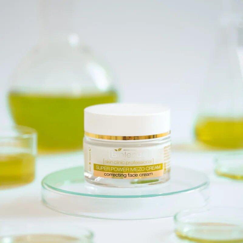 Bielenda Skin Clinic Professional Correcting crema de piele pentru a restabili echilibrul cu efect de intinerire 50 ml